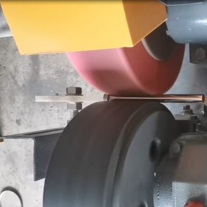 bolt polishing machine