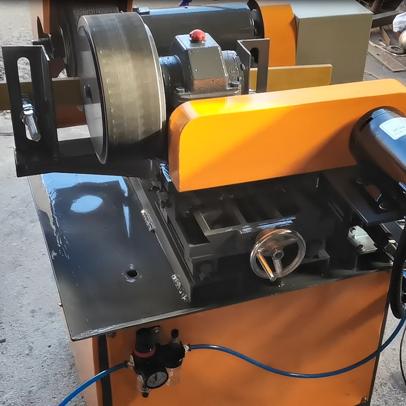 Aluminum pipe polishing machine