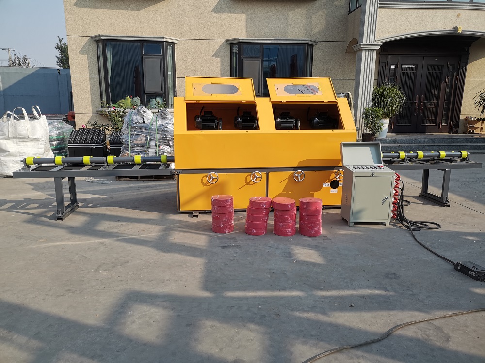 Fire fighting grooving pipe polishing machine