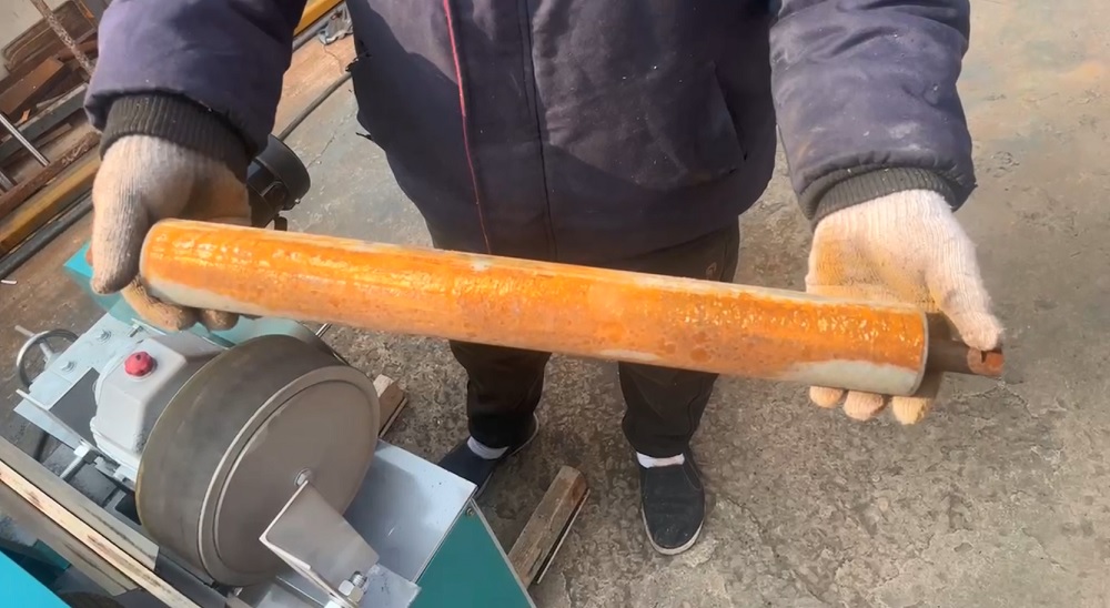 Main shaft polishing machine