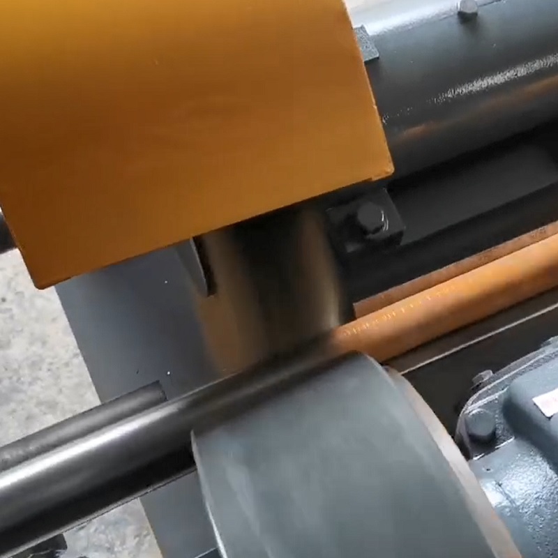 Pipe rust removing machine