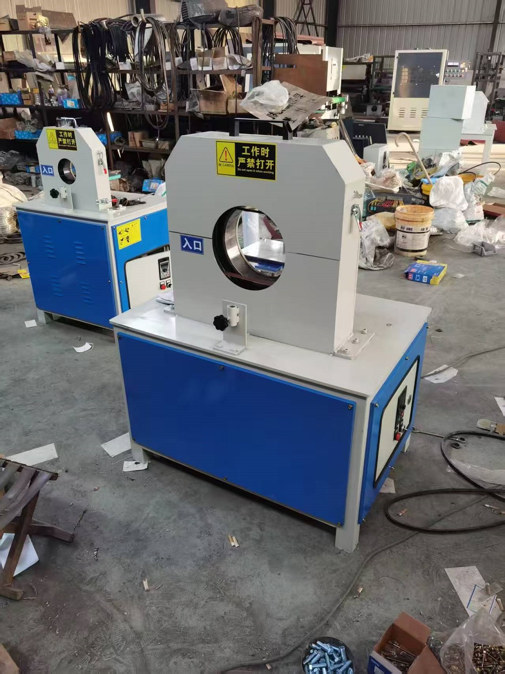 Planetary pipe polishing machine
