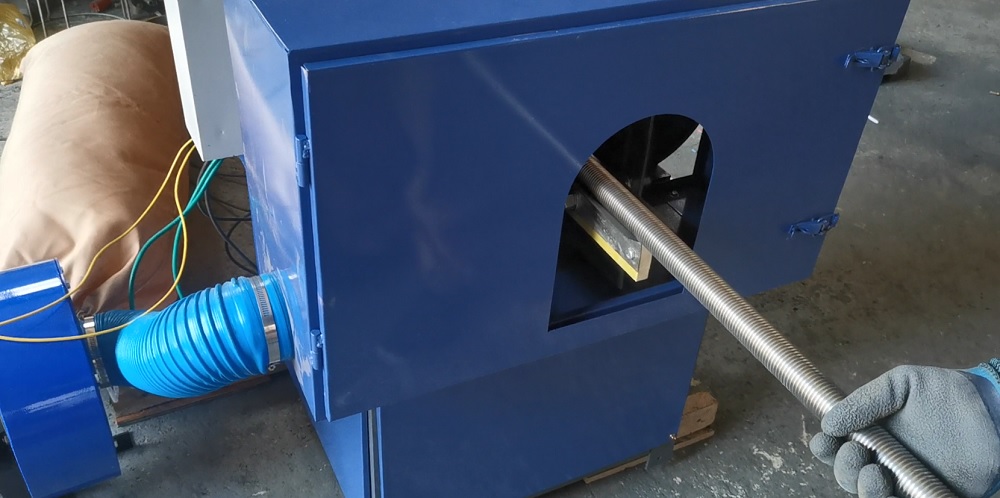 Stud bolt polishing machine