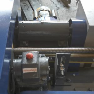 Stud bolt polishing machine