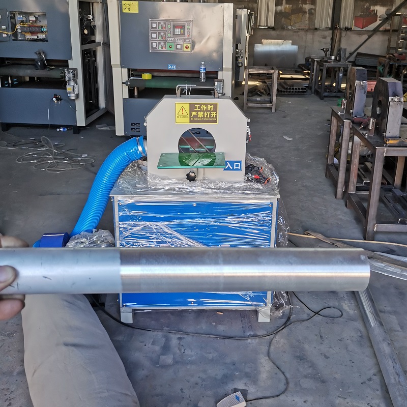 Bowed pipe polishing machine