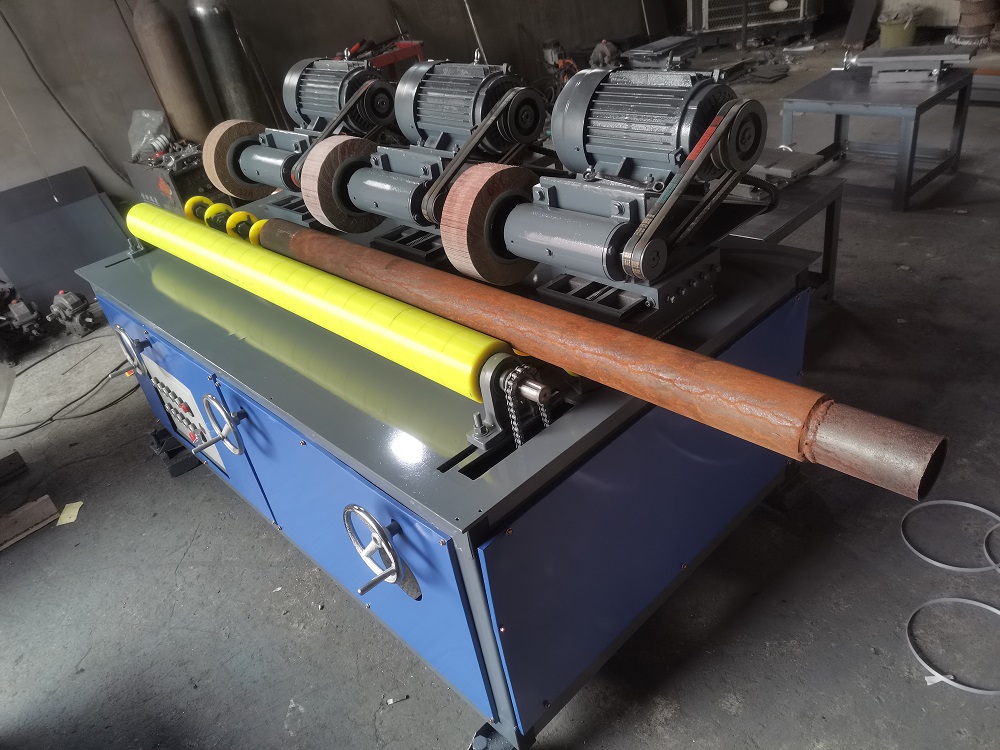 Centerless pipe polishing machine