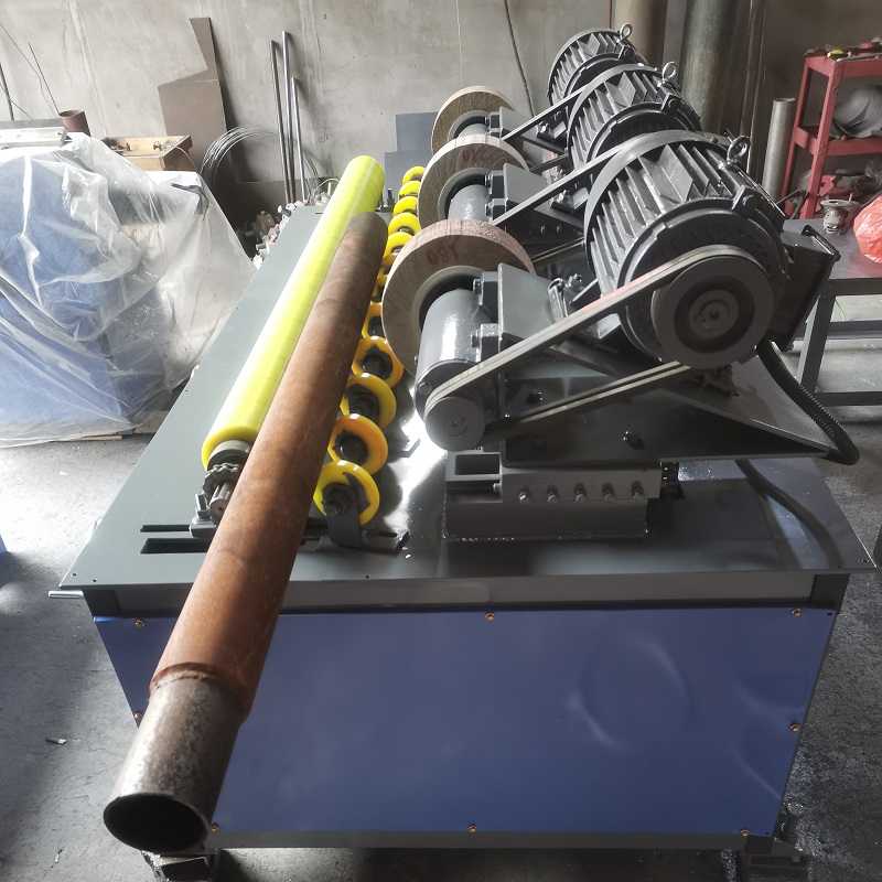 Centerless pipe polishing machine