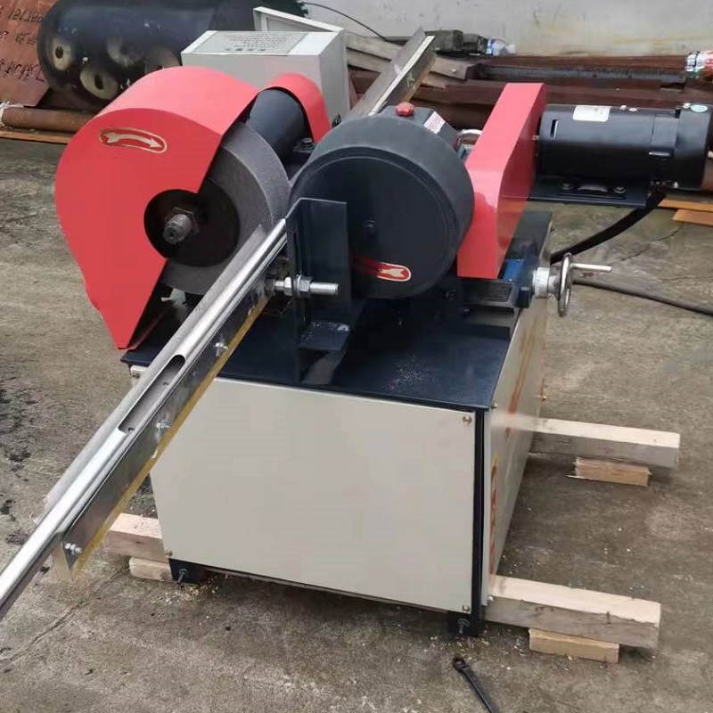 Pipe derusting machine