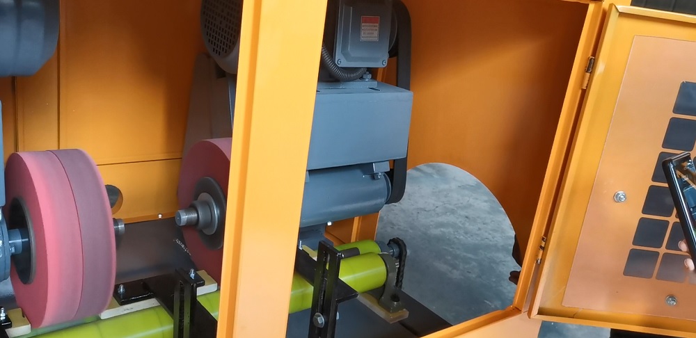 No scratch pipe polishing machine