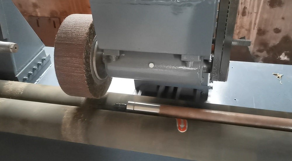 No scratch pipe polishing machine