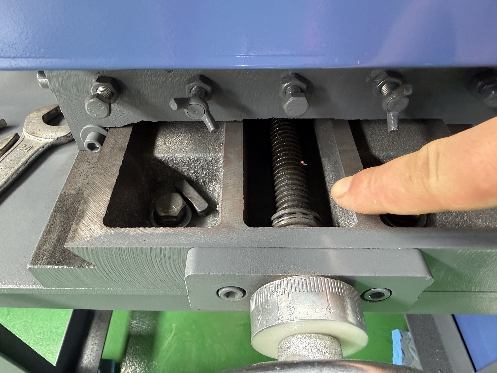 pipe polishing machine maintenance grease