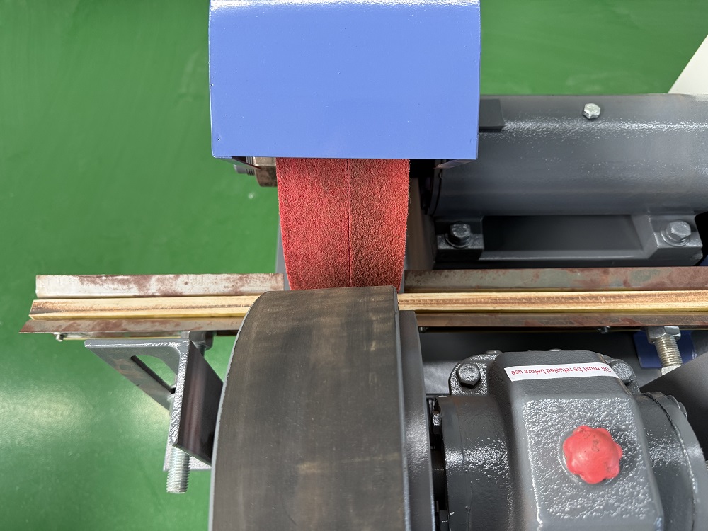 tube polishing machine feeding roller and polishing roller